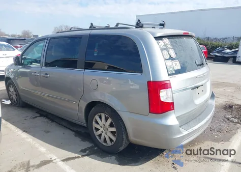 2013 Chrysler Town & Country Touring z USA, uszkodzony, nr VIN 2C4RC1BG1DR797420